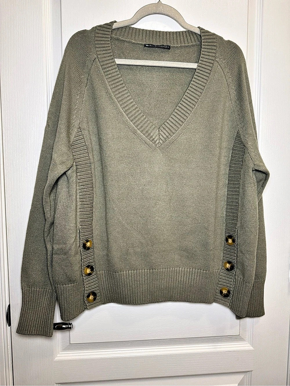 Elliott Lauren Olive Green Soft V-Neck Sweater Side Button Detail Ribbed Knit L